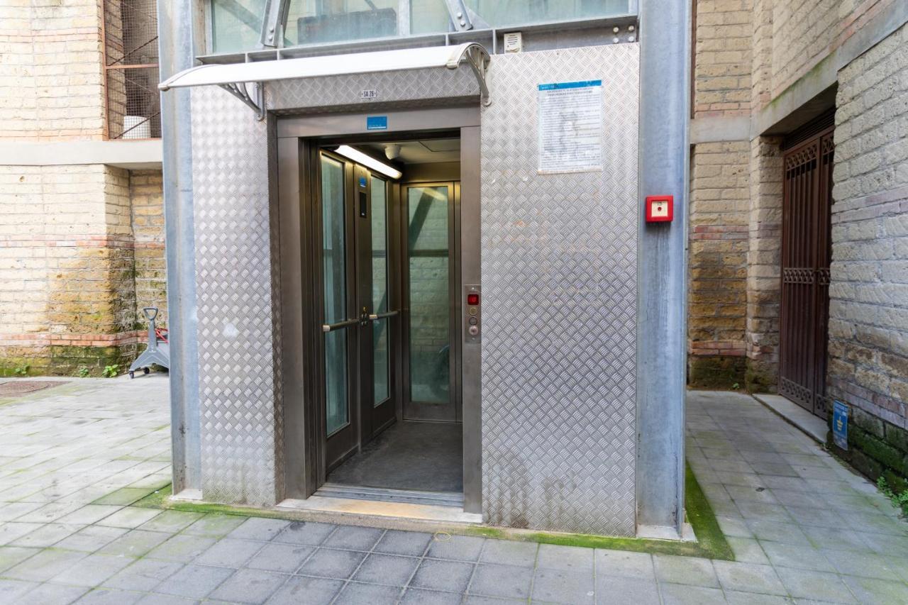Apartment With Sea View With 2 Lifts Above Montesanto! Naples Exterior photo