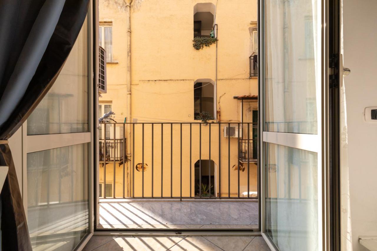 Apartment With Sea View With 2 Lifts Above Montesanto! Naples Exterior photo